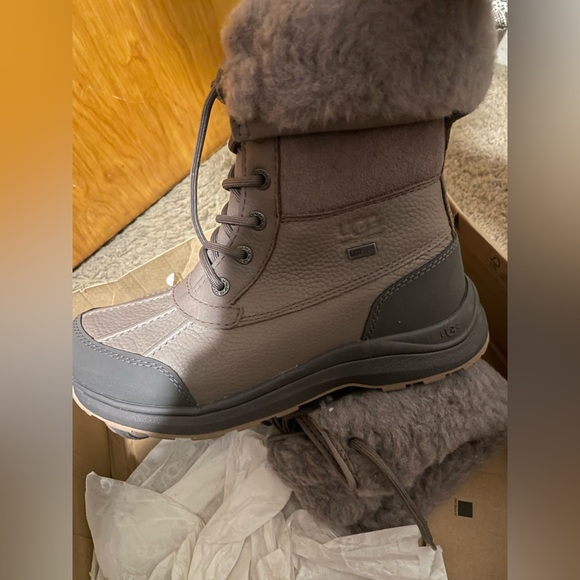 Women’s Adirondack III Boot Stormy Grey - Picture 2 of 4